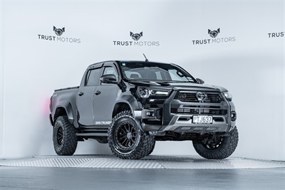 2023 Toyota Hilux - Thumbnail