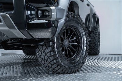 2023 Toyota Hilux - Thumbnail