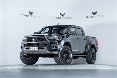 2023 Toyota Hilux - Thumbnail