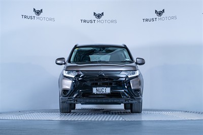 2021 Mitsubishi Outlander - Thumbnail