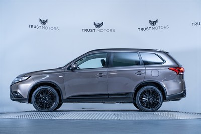 2021 Mitsubishi Outlander - Thumbnail