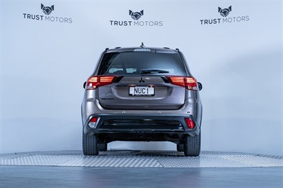 2021 Mitsubishi Outlander - Thumbnail