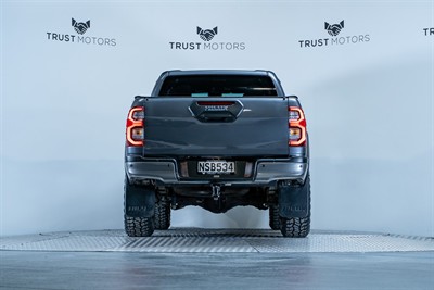 2021 Toyota Hilux - Thumbnail