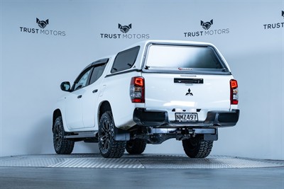 2021 Mitsubishi Triton - Thumbnail