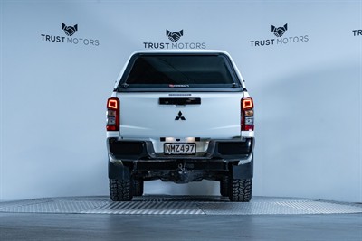 2021 Mitsubishi Triton - Thumbnail