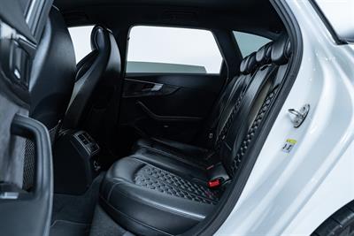 2018 Audi RS4 - Thumbnail