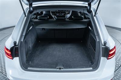 2018 Audi RS4 - Thumbnail