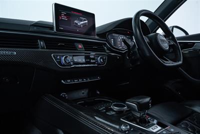 2018 Audi RS4 - Thumbnail