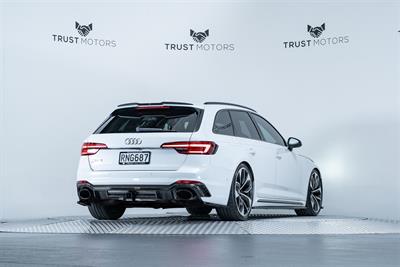 2018 Audi RS4 - Thumbnail