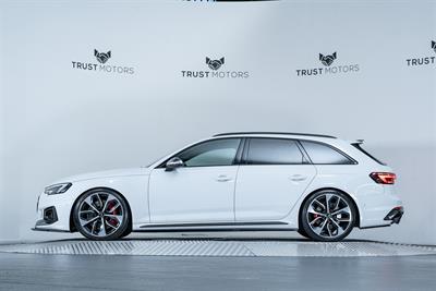 2018 Audi RS4 - Thumbnail