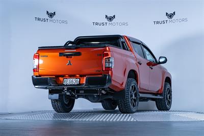2020 Mitsubishi Triton - Thumbnail
