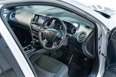 2018 Nissan Pathfinder - Thumbnail