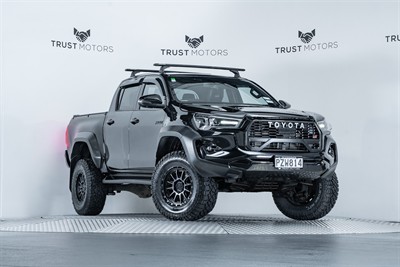 2023 Toyota Hilux - Thumbnail