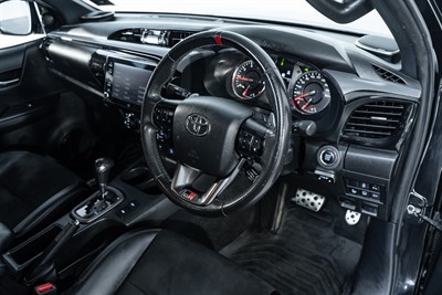 2023 Toyota Hilux - Thumbnail