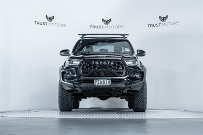 2023 Toyota Hilux - Thumbnail