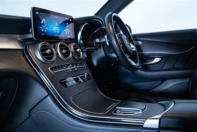 2019 Mercedes-Benz GLC 300 - Thumbnail