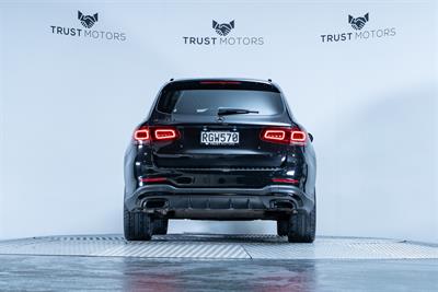 2019 Mercedes-Benz GLC 300 - Thumbnail