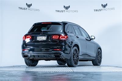 2019 Mercedes-Benz GLC 300 - Thumbnail