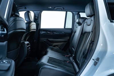 2023 Jeep Grand Cherokee - Thumbnail