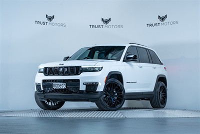 2023 Jeep Grand Cherokee - Thumbnail