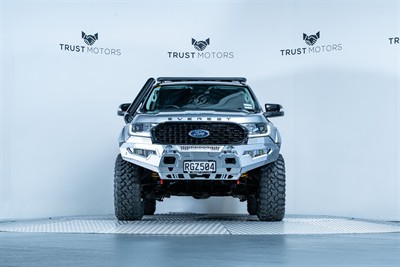 2020 Ford Everest - Thumbnail