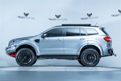 2020 Ford Everest - Thumbnail