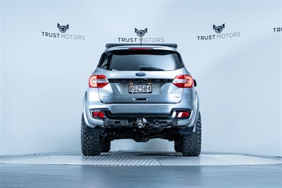 2020 Ford Everest - Thumbnail