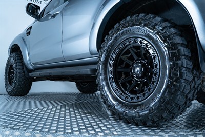 2020 Ford Everest - Thumbnail