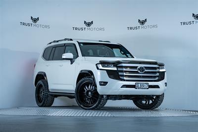 2024 Toyota Land Cruiser - Thumbnail