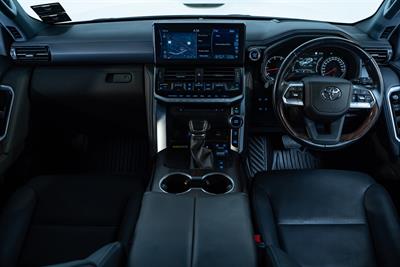 2024 Toyota Land Cruiser - Thumbnail