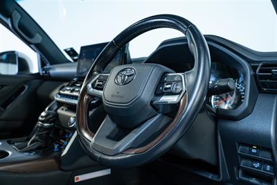 2024 Toyota Land Cruiser - Thumbnail