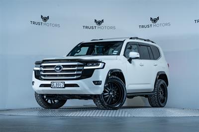 2024 Toyota Land Cruiser - Thumbnail
