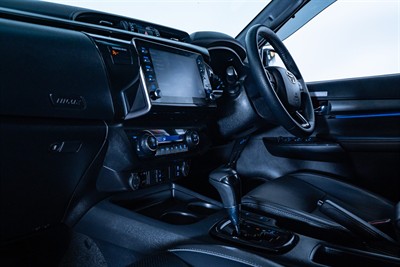 2022 Toyota Hilux - Thumbnail