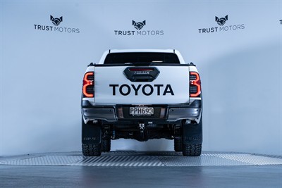 2022 Toyota Hilux - Thumbnail
