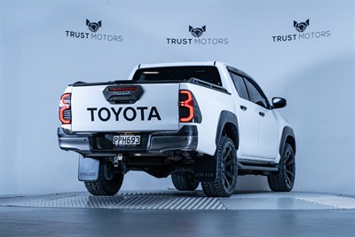 2022 Toyota Hilux - Thumbnail