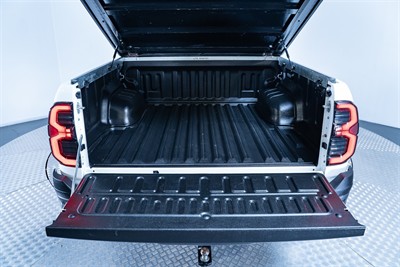 2022 Toyota Hilux - Thumbnail