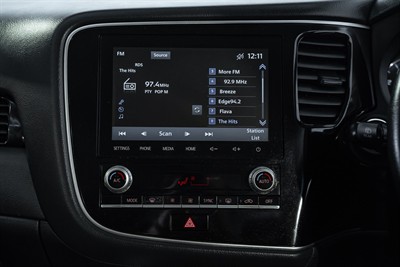 2021 Mitsubishi Outlander - Thumbnail