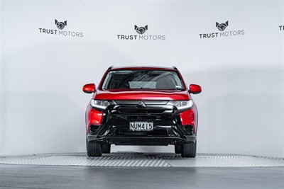 2021 Mitsubishi Outlander - Thumbnail