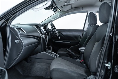 2020 Mitsubishi Triton - Thumbnail