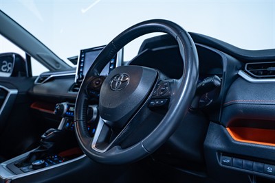 2020 Toyota Rav4 - Thumbnail