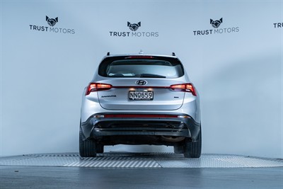 2021 Hyundai Santa Fe - Thumbnail