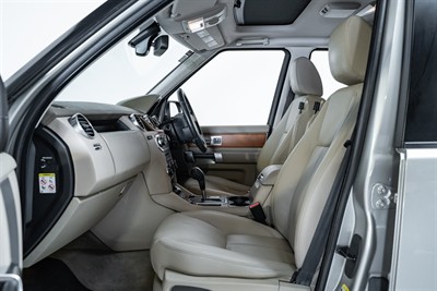 2011 Land Rover Discovery - Thumbnail