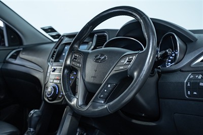 2016 Hyundai Santa Fe - Thumbnail