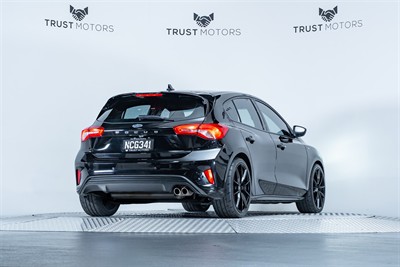 2020 Ford Focus - Thumbnail