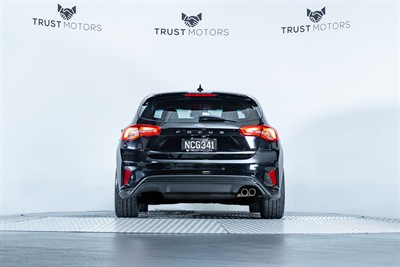 2020 Ford Focus - Thumbnail