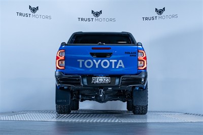 2023 Toyota Hilux - Thumbnail