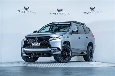 2017 Mitsubishi Pajero Sport - Thumbnail