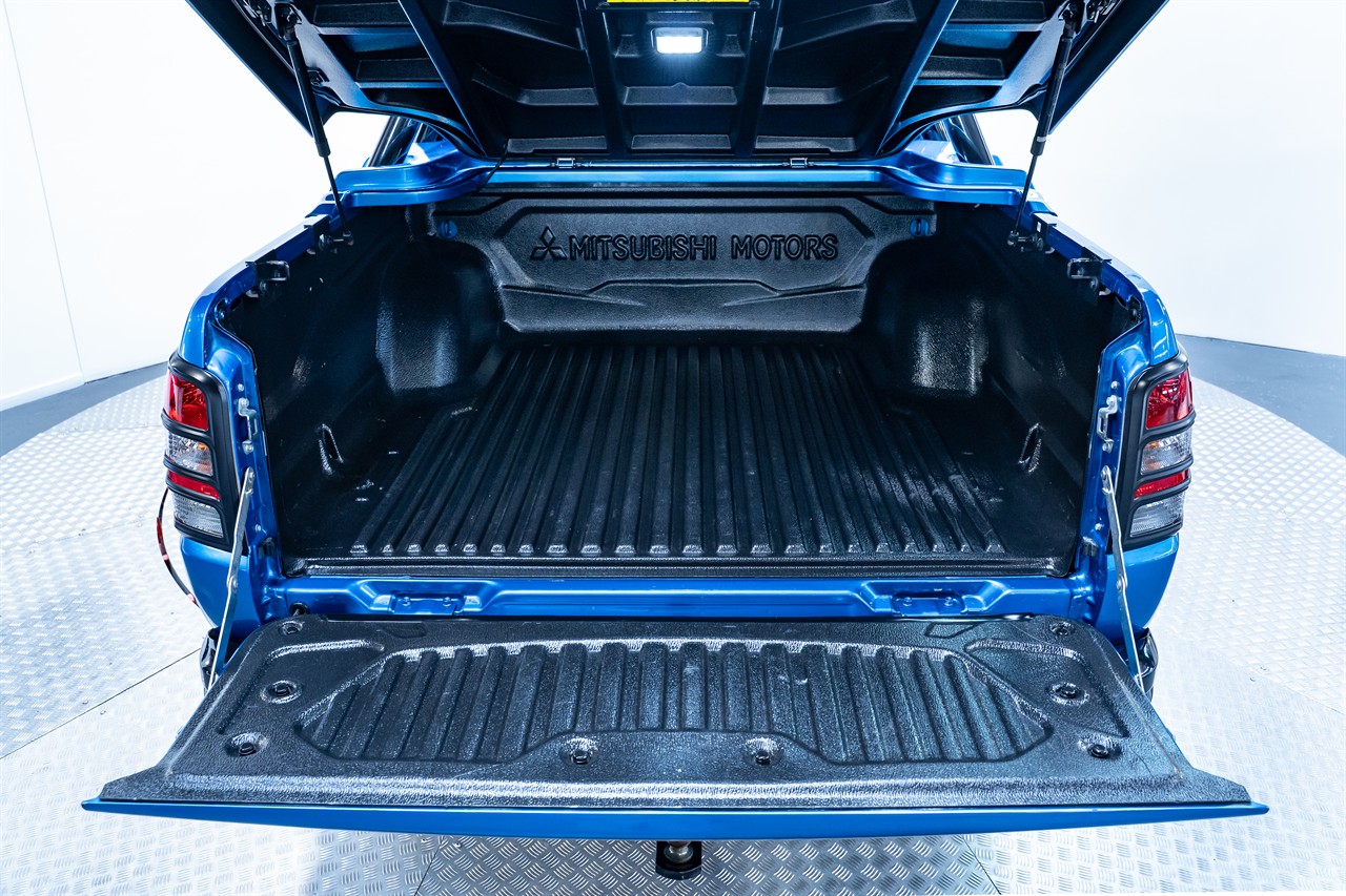2015 Mitsubishi Triton