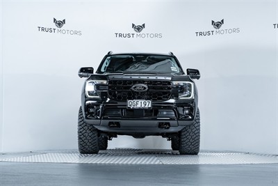 2023 Ford Everest - Thumbnail