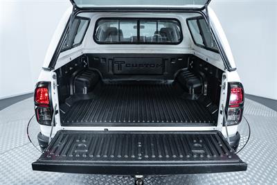 2016 Toyota Hilux - Thumbnail